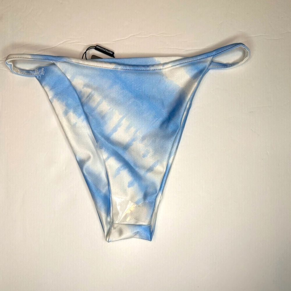 NWT PrettyLittleThing Women’s Blue Tie Dye Triangle Bikini Bottoms. Size 6